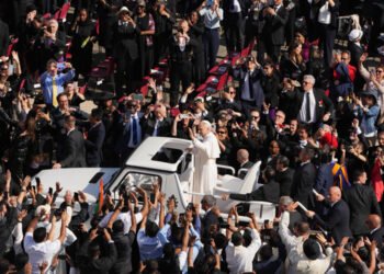 Unas 200.000 personas asisten a la misa de inicio de pontificado de León XIV