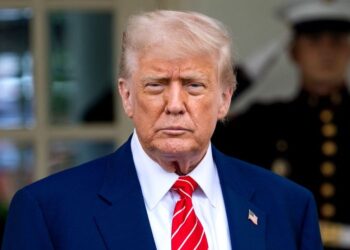 Trump se muestra abierto a la posibilidad de aliviar sanciones a Siria