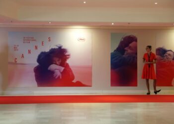 Cannes llama a sumarse al abrazo más famoso del cine