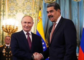 Putin y Maduro celebran en el Kremlin 80 años de Victoria y de relaciones diplomáticas