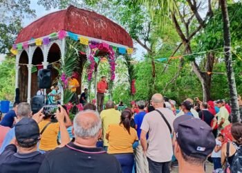 Se celebró el Tradicional Velorio de Cruz en la capilla de El Mangle de Carúpano
