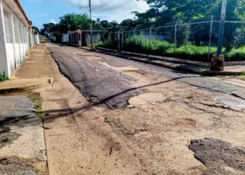 Vecinos reportan que las calles de Santa Rosa, en Freites, están en pésimo estado