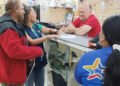 Sundde, Satma y ediles se despliegan en comercios de Anaco para verificar uso de tasa oficial del dólar