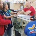 Sundde, Satma y ediles se despliegan en comercios de Anaco para verificar uso de tasa oficial del dólar