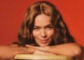Karol G lanza 'Tropicoqueta', un homenaje a lo latino que va del merengue a la ranchera