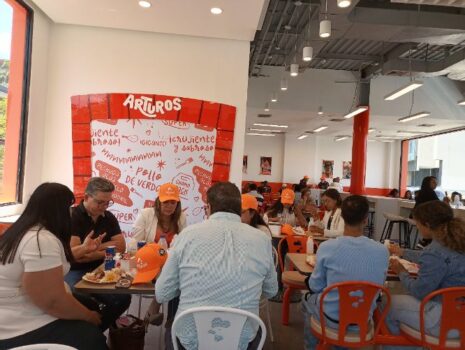 Cadena Arturos inauguró su restaurante número 80 en Venezuela (+Fotos)