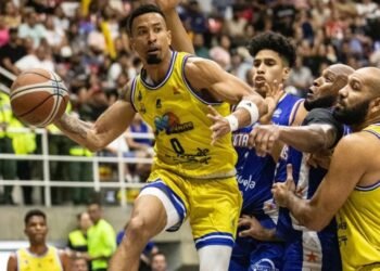 Marinos sigue sin levantar cabeza y cayó ante Trotamundos