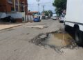 Denuncian el deterioro de las calles de Colinas del Neverí en Barcelona