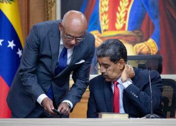 El chavismo dice que consulta juvenil de julio será en más de 15.000 centros electorales