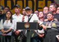 Acusan a Petro de exaltar el crimen organizado tras llevar a un acto público a jefes de bandas