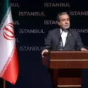 El ministro de Exteriores de Irán acusa a EE.UU. de «traicionar la diplomacia» y calcula su respuesta