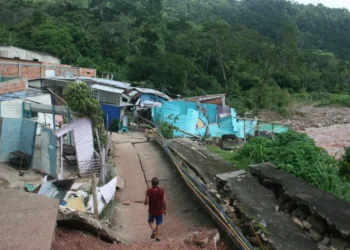 Táchira | Las aguas estremecieron la tierra en barrio Eleazar López Contreras de San Cristóbal