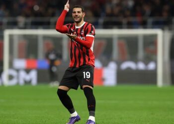 El defensor francés Theo Hernández se acerca al mundialista Al-Hilal