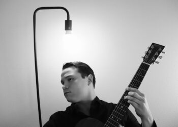 Liam lanza su nuevo álbum “A-temporal”: un viaje acústico, experimental y reflexivo sobre el tiempo