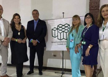 Cámara inmobiliaria de Sucre celebró su 32 aniversario con directiva nueva