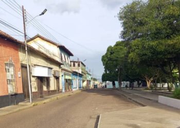 En Aragua de Barcelona llevan 19 horas sin luz