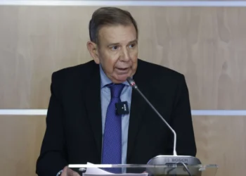Edmundo González ve "sospechoso" que hubiera un asesino en el canje entre EEUU y Venezuela