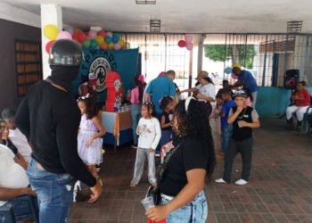 Representantes gremiales le realizaron un agasajo a los niños en la casa sindical de Barcelona