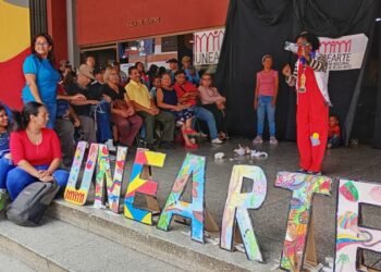 Unearte cerró ciclo académico con una actividad cultural en el pórtico del Ateneo de Carúpano