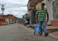 Al final de la calle Colombia y en la calle Pichincha de Carúpano llevan un mes sin agua