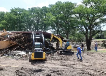 Texas recibe ayuda de voluntarios debido a las afectaciones ocasionadas por las inundaciones
