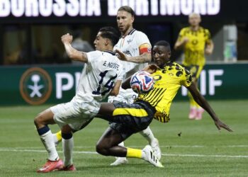 Serhou Guirassy metió al Borussia Dortmund en los cuartos de final