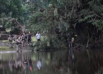 El campamento Mystic de Texas confirma la muerte de 27 campistas e instructores