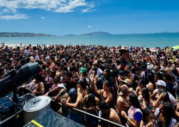 Más de 1.200 bachilleres celebraron "El Último Timbre" en playa Los Canales de Lechería