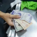 El bolívar cae un 52 % frente al dólar en el mercado oficial en el primer semestre