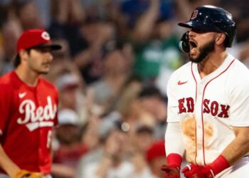 Wilyer Abreu protagonizó vapuleada de Boston con dos jonrones