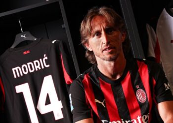 Luka Modric se muda a Italia tras firmar con el AC Milan