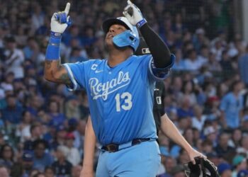 Salvador Pérez alcanzó un hito entre los venezolanos en la historia de MLB