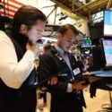 Wall Street abre en rojo tras el anuncio de Trump de aranceles del 30 % a la UE y México