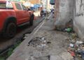 Vecinos de la calle Honduras denuncian abandono y deterioro de acera en Puerto La Cruz