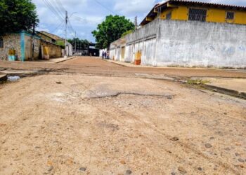 Piden reparación de hueco en la calle Yaracuy de Anaco