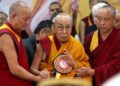 ¿Por qué el dalái lama no va a China a practicar el budismo?