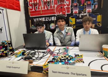 Equipo venezolano de adolescentes gana en Suiza concurso de robótica en Cumbre sobre IA
