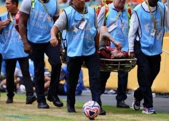 El chileno Erick Pulgar será operado de una fractura en el pie derecho