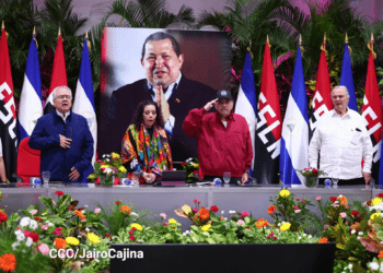Daniel Ortega dice que Hugo Chávez "es un santo"