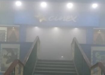 Se registró un incendio en Centro Comercial Plaza Mayor de Lechería (+Fotos)