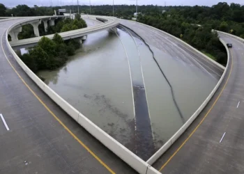 La crecida del río Guadalupe en Texas deja 25 muertos y al menos 23 niñas desaparecidas