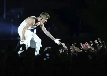 Justin Bieber lanza SWAG, su séptimo disco
