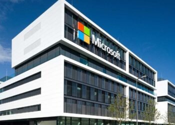 Microsoft cierra ejercicio con un beneficio de 101.832 millones de dólares, un 15 % más