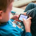Uso del celular antes de 13 años de edad compromete la salud mental