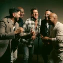 Carlos Vives y el Grupo Niche lanzan versión de ‘La tierra del olvido’ en ritmo de salsa