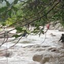 Mueren cinco personas por la creciente de un río en el noreste de Colombia