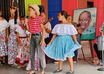 Ateneo de Carúpano realizó homenaje a Luis Mariano Rivera en el 119 aniversario de su nacimiento