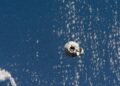 Los cuatro astronautas de la Crew-10 inician regreso a la Tierra tras desacople de la EEI