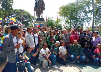 Plaza Bolívar de Barcelona lució concurrida en el inicio del proceso de  alistamiento militar 