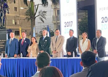 Manuel Ferreira prometió una gestión más cercana tras juramentarse para su tercer mandato
